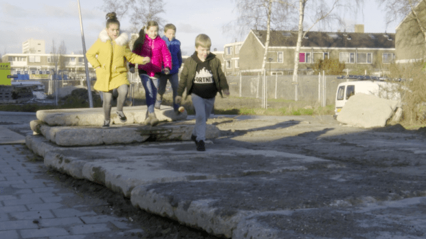 Waarom is buitenspelen goed voor het zelfvertrouwen?