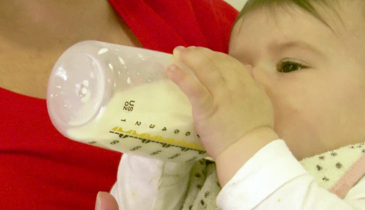 Wanneer kan mijn baby zelfstandig drinken?